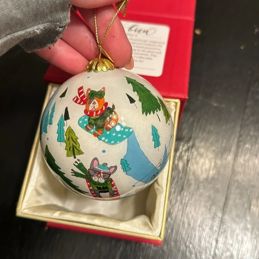 Li bien animals on the slopes ornament